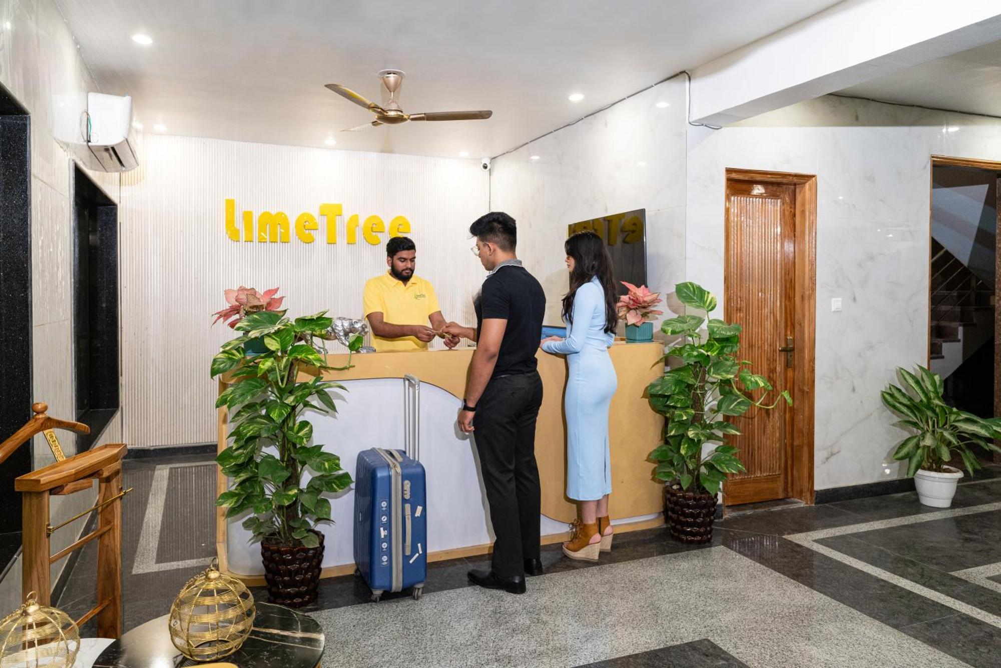 Lime Tree Hotel & One Bhk Serviced Apartment Noida - Sector 50 Metro Exterior foto